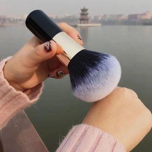 Beautiful Thick Powder Brush